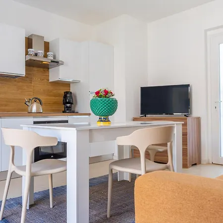 Complesso Lunarossa In City *