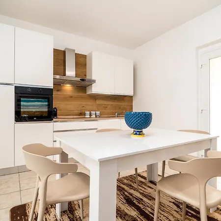 Complesso Lunarossa In City Lejlighed